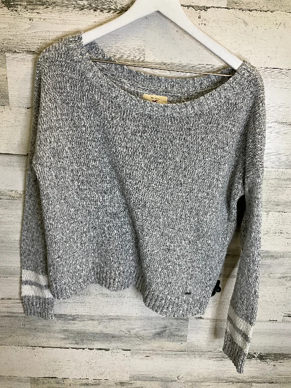 Statement women's sweaterSweater By Hollister In Grey, Size: M