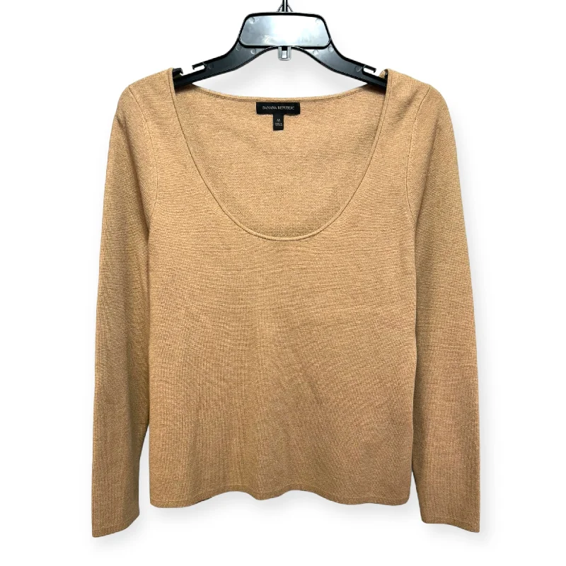 Winter women's sweaterSweater By Banana Republic In Tan, Size: M