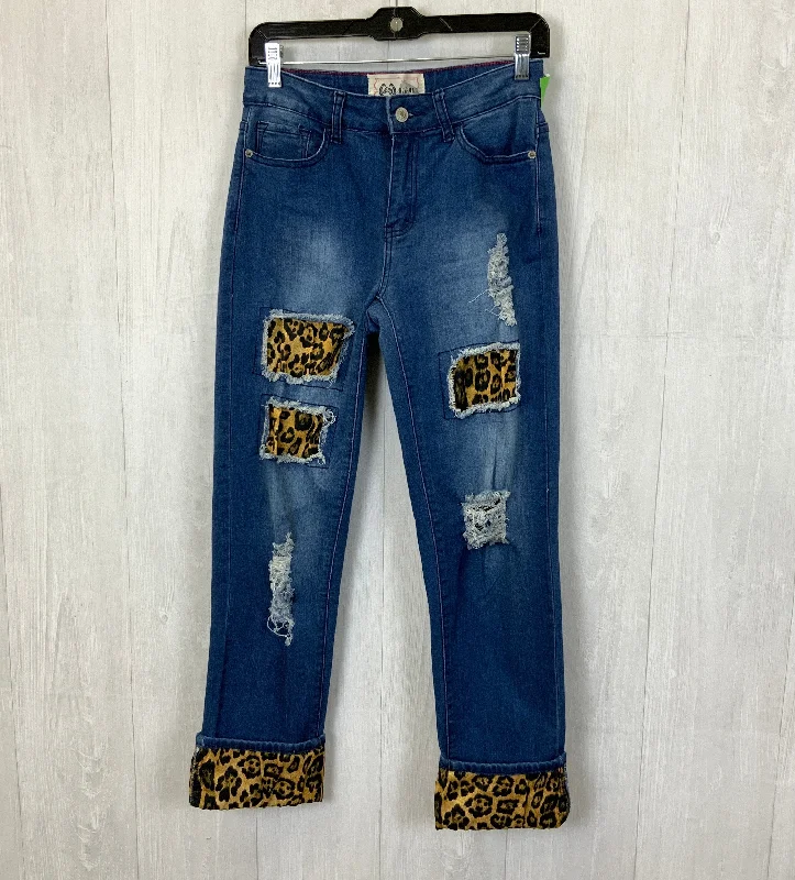 Jeans with a raw hem for an unfinished and rugged lookJeans Cropped By Clothes Mentor In Blue Denim, Size: 6