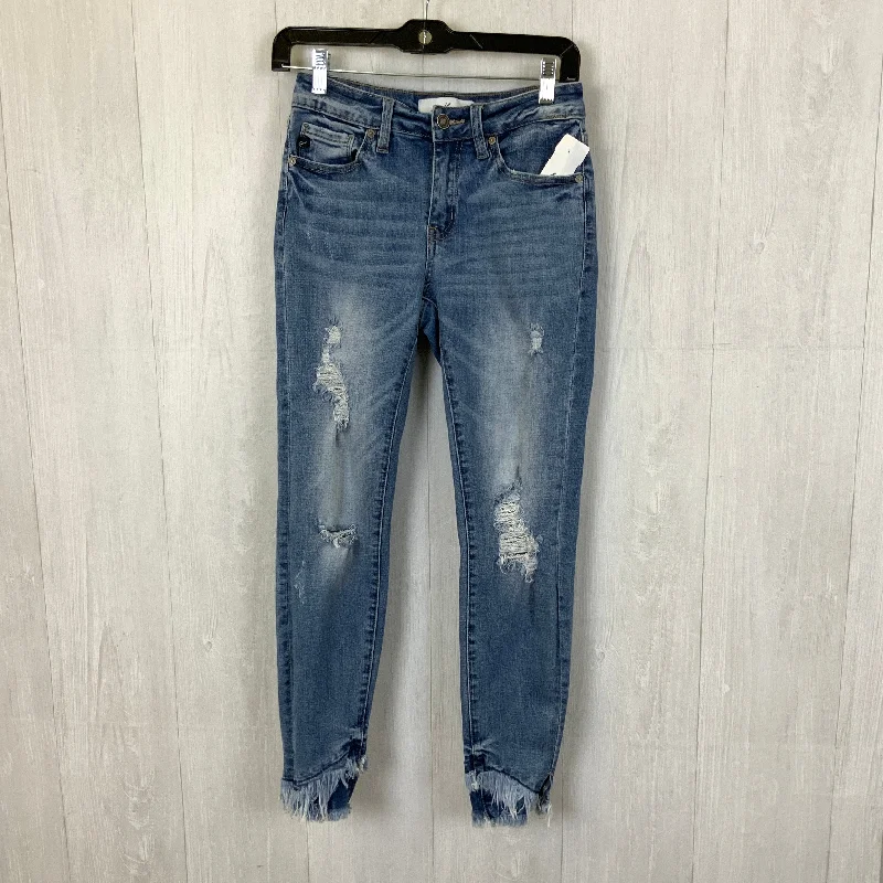 Jeans with a classic straight leg and fitted waist for a flattering silhouetteJeans Flared By Kancan In Blue Denim, Size: 6