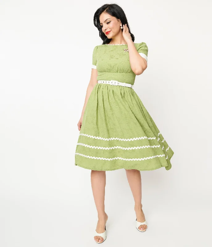 Party dresses for womenUnique Vintage Green & White Butterfly Brooch Swing Dress