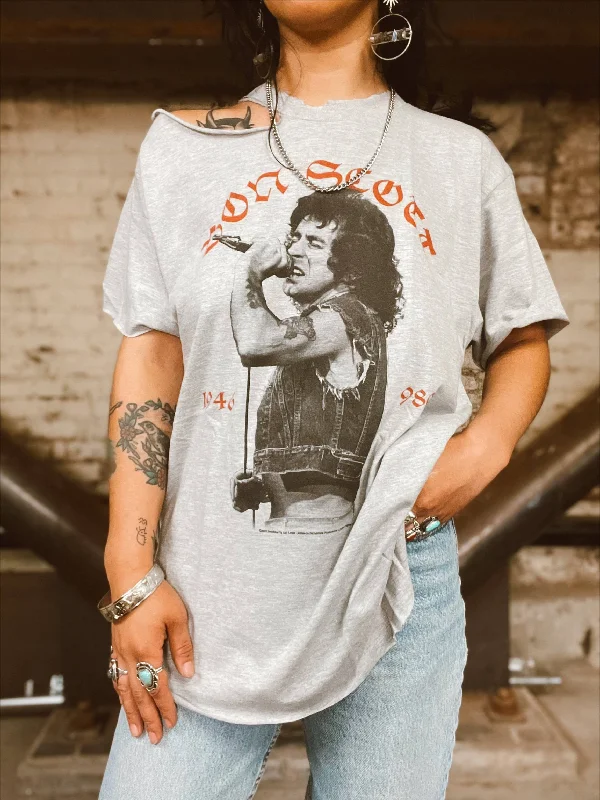 Navy blue women's topsChop Shop Bon Scott T-Shirt